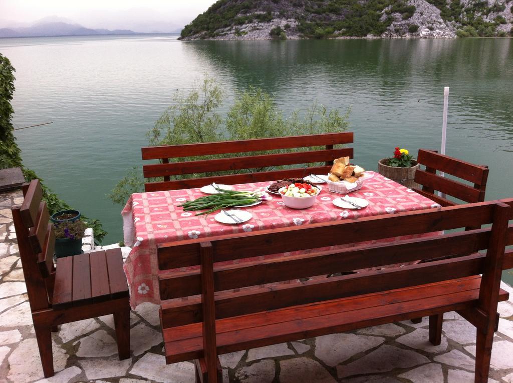 Holiday Home Radus เวียร์ปาซาร์ ภายนอก รูปภาพ